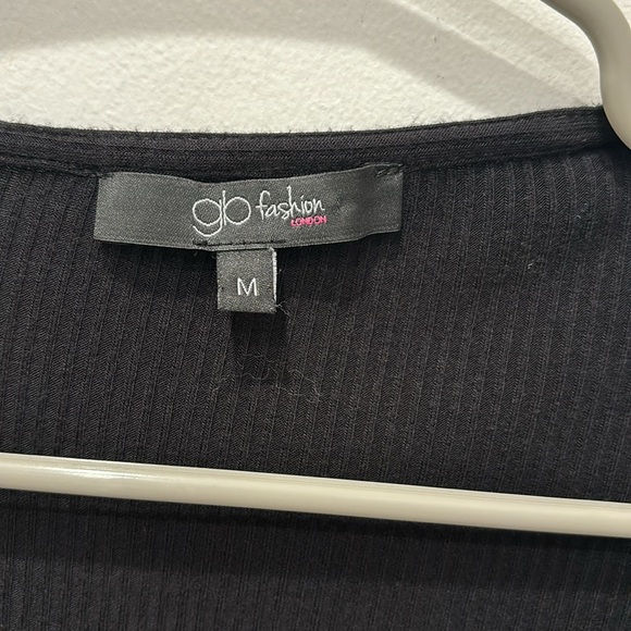 Very cute blouse from Francescas. Worn a few times but doesn’t fit me anymore. - Picture 3 of 3